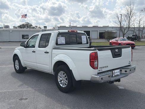 Used 2017 Nissan Frontier SV w/ SV Value Truck Package image 7