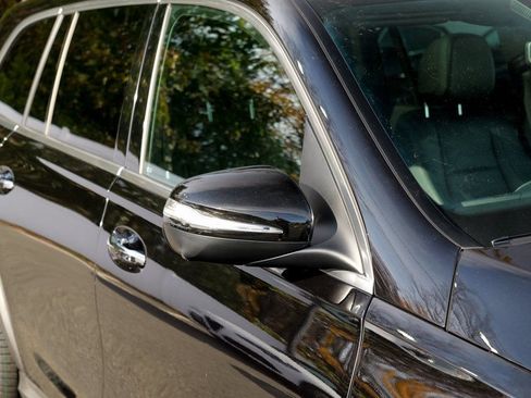 Used 2025 Mercedes-Benz GLS 450 4MATIC image 10