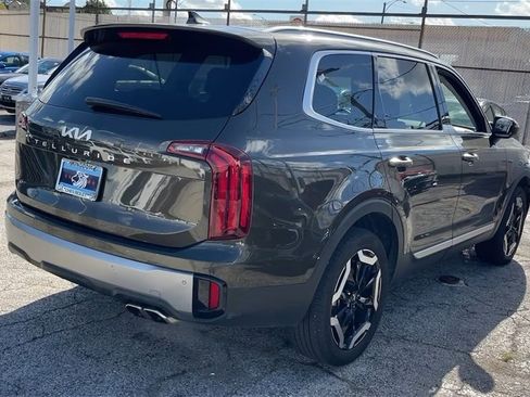 Used 2025 Kia Telluride S image 23