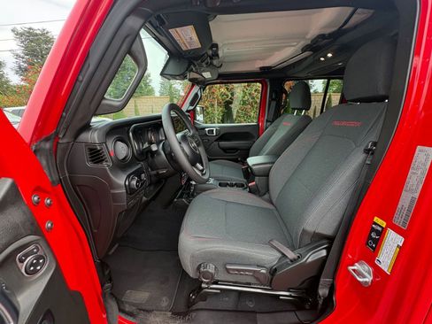 Used 2025 Jeep Wrangler Unlimited Rubicon image 25