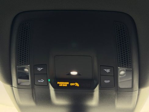 Used 2020 Porsche Taycan 4S w/ Premium Package image 37