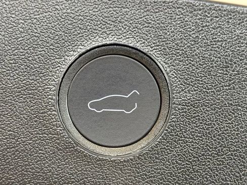 Used 2023 Tesla Model 3 Standard Range image 37