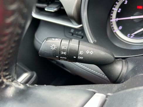 Used 2022 Toyota Highlander XLE image 22