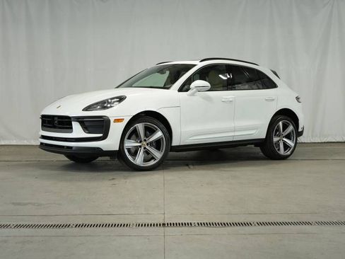 Certified 2025 Porsche Macan AWD/4WD image 1