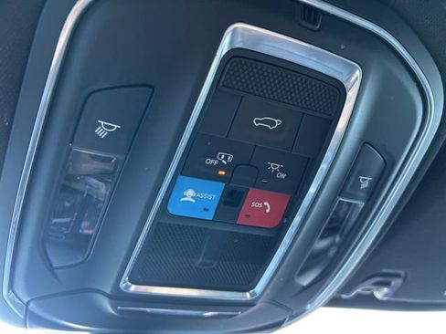 Used 2024 Jeep Wagoneer L Series II w/ Flexible Seating Group image 23