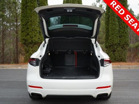 Used 2022 Maserati Levante GT image 10