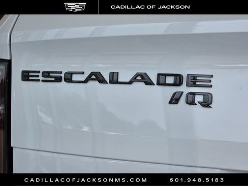 New 2026 Cadillac Escalade IQ Sport 1 w/ LPO, ONYX Package AWD/4WD image 8