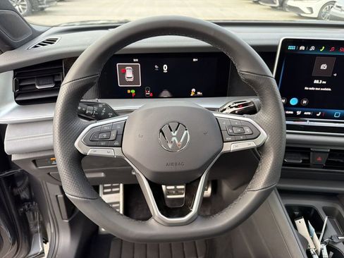 New 2026 Volkswagen Tiguan SE R-Line FWD image 24