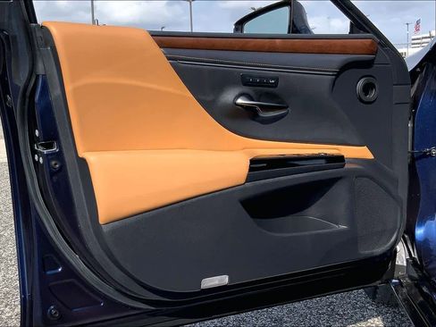 Used 2022 Lexus ES 350 w/ Premium Package image 21