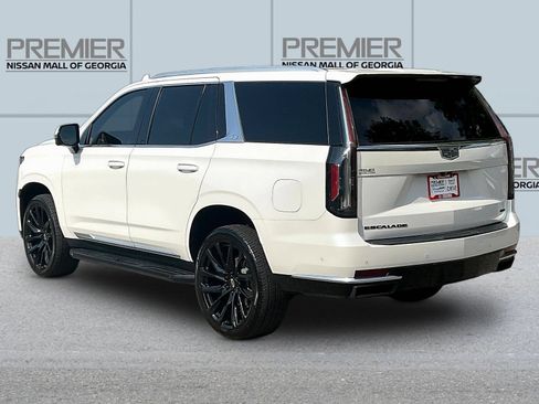 Used 2023 Cadillac Escalade Premium Luxury AWD/4WD image 5