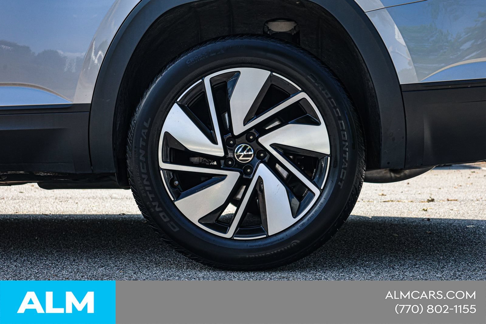 Used 2025 Volkswagen Atlas SE FWD image 16
