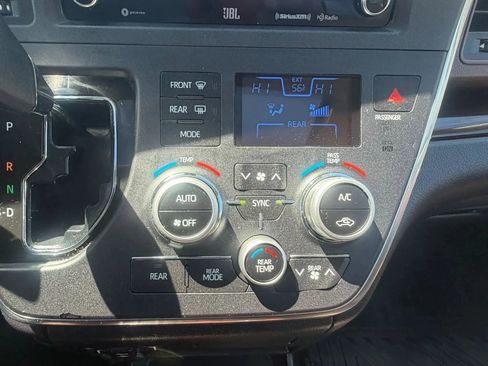 Used 2019 Toyota Sienna Limited Premium AWD/4WD image 31