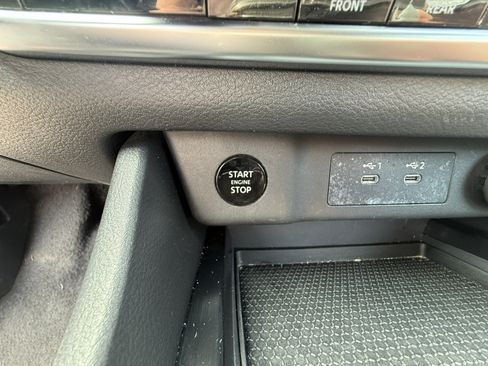Used 2025 Nissan Rogue SV AWD/4WD image 18