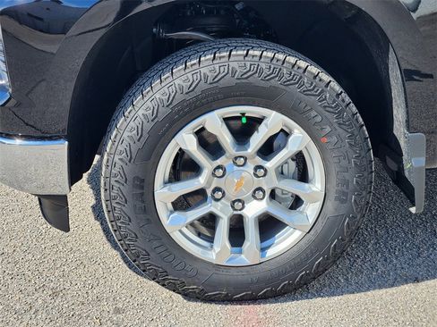 New 2026 Chevrolet Silverado 1500 LT w/ Z71 Off-Road Package image 9