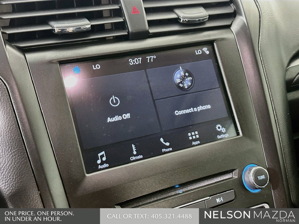 Used 2018 Ford Fusion SE w/ Equipment Group 201A FWD image 15