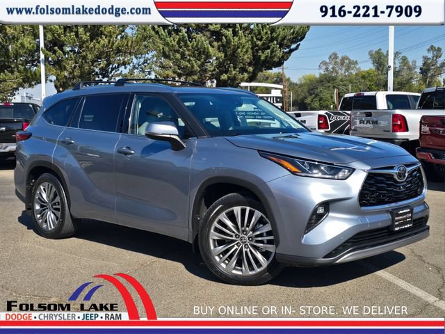 Used 2021 Toyota Highlander Platinum AWD/4WD image 1