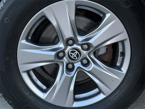 Used 2023 Toyota RAV4 XLE image 10