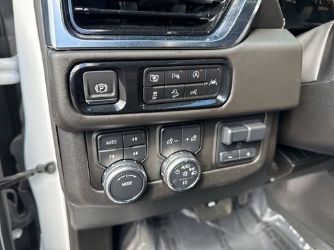 Used 2025 GMC Yukon XL Elevation AWD/4WD image 13