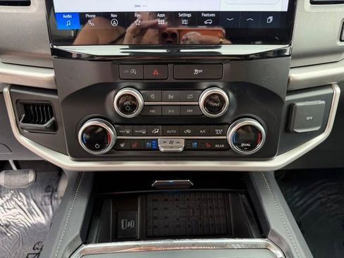 Certified 2024 Ford Expedition XLT RWD image 18
