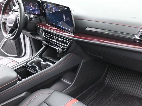 Used 2024 Chevrolet Traverse RS w/ LPO, Floor Liner Package image 29