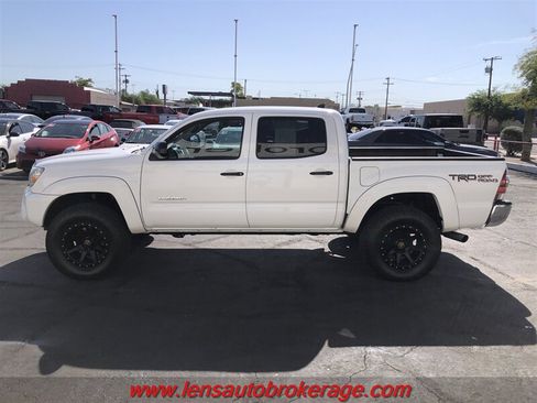 Used 2015 Toyota Tacoma 4x4 Double Cab w/ TRD Off-Road Package image 5