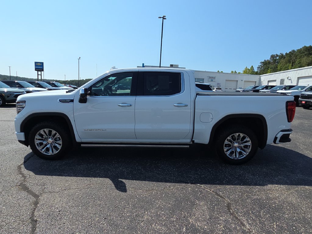 Used 2022 GMC Sierra 1500 Denali w/ Technology Package AWD/4WD image 5