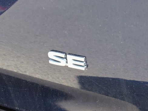 Used 2023 Mitsubishi Outlander SE image 12