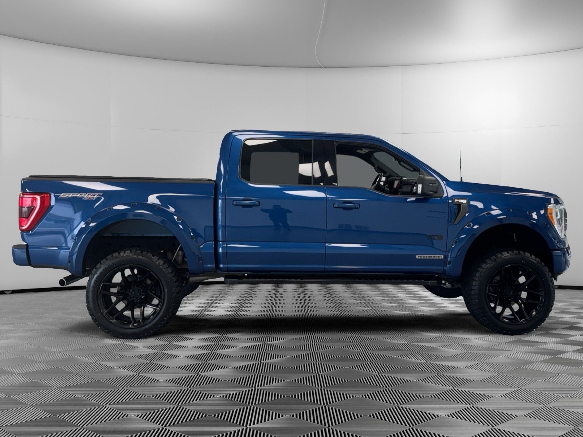 Used 2022 Ford F150 XLT w/ Equipment Group 302A High AWD/4WD image 9