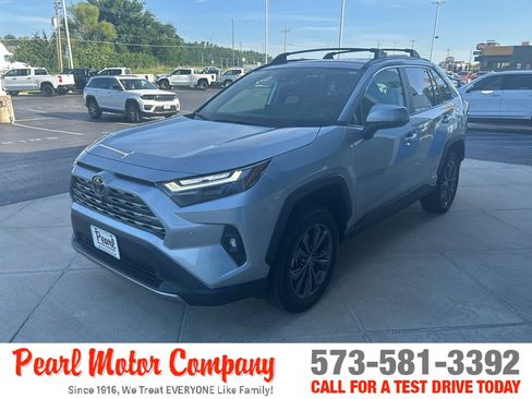 Used 2025 Toyota RAV4 Limited w/ Advanced Technology Package AWD/4WD image 7