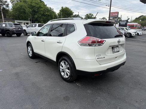 Used 2016 Nissan Rogue SV w/ SV Premium Package FWD image 3