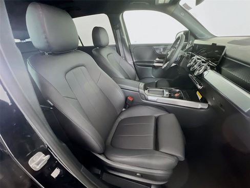 New 2026 Mercedes-Benz GLB 250 4MATIC image 28