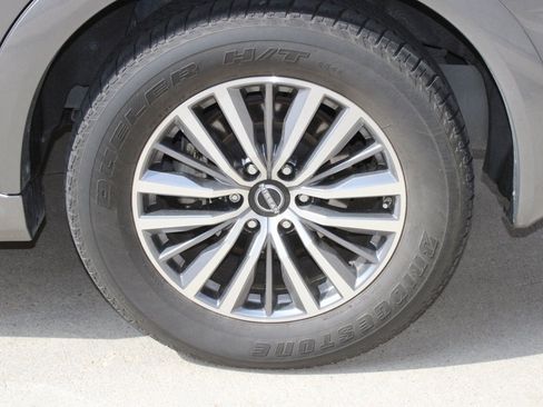 Used 2023 Nissan Armada SL w/ Captain's Chairs Package image 32