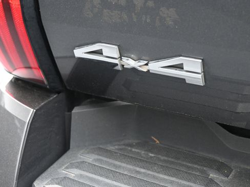 Used 2025 Toyota Tundra SR5 AWD/4WD image 37
