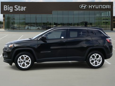 Used 2025 Jeep Compass Sport w/ Mopar Graphics Package image 2
