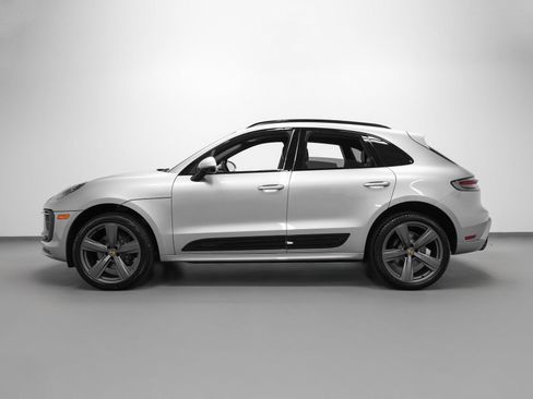 Certified 2026 Porsche Macan Turbo AWD/4WD image 2