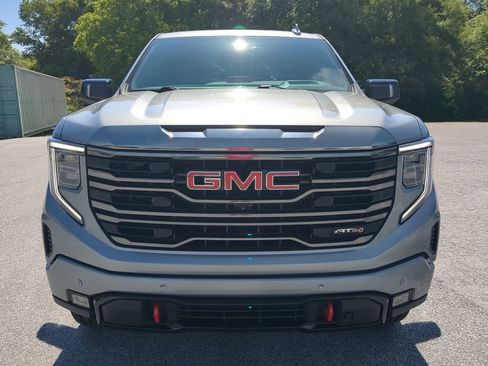 Used 2023 GMC Sierra 1500 AT4 w/ Technology Package AWD/4WD image 7