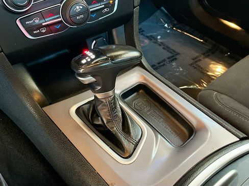 Used 2023 Dodge Charger Scat Pack w/ Navigation & Travel Group RWD image 17