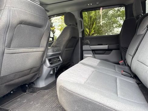 Used 2024 Ford F250 XLT w/ Black Appearance Package AWD/4WD image 12