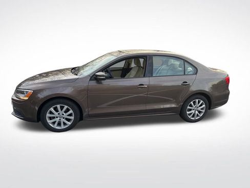 Used 2012 Volkswagen Jetta SE image 3