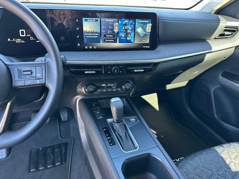 Used 2026 Nissan Kicks SV image 28