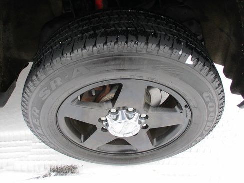 Used 2015 GMC Sierra 2500 Denali w/ Suspension Package, Off-Road image 17