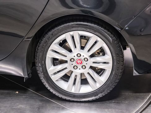 Used 2021 Jaguar XF S image 9