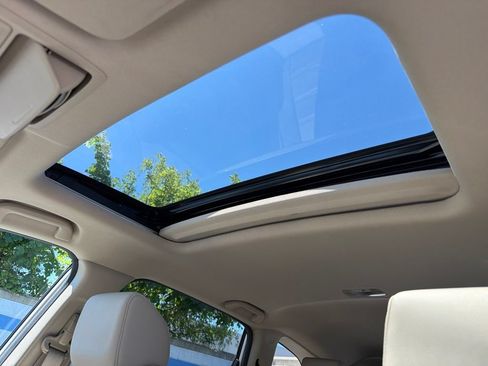 Certified 2022 Honda CR-V Touring image 11