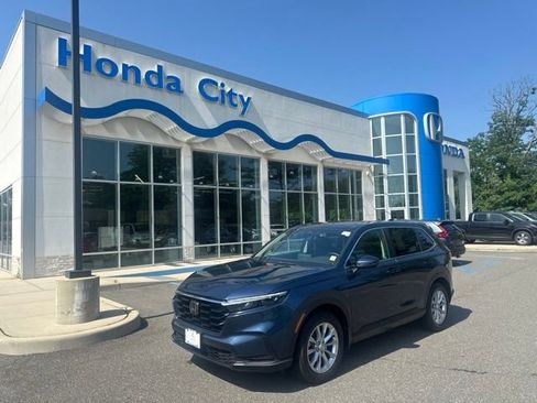 Used 2023 Honda CR-V EX image 2
