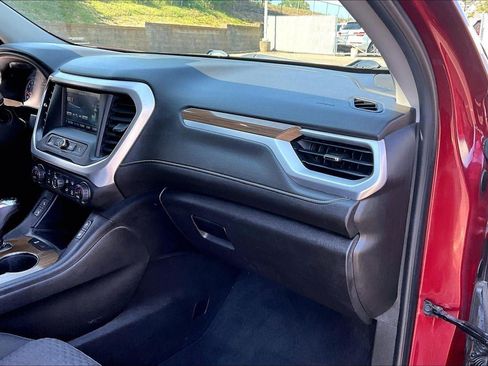 Used 2018 GMC Acadia SLE FWD image 16