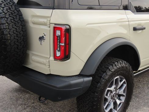 Certified 2025 Ford Bronco Badlands image 12