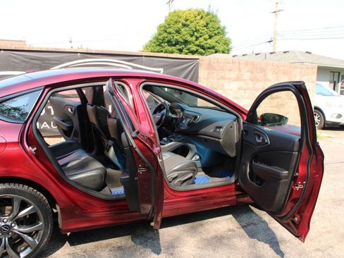 Used 2015 Chrysler 200 S w/ Comfort Group image 13