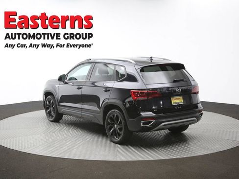 Used 2024 Volkswagen Taos SE image 63