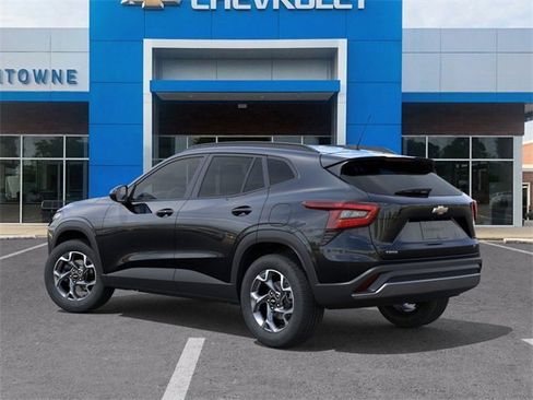 New 2026 Chevrolet Trax LT w/ LT Convenience Package image 3