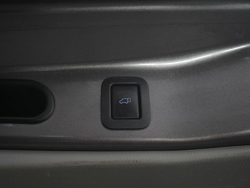 Used 2016 Toyota Highlander Limited w/ Driver Technology Package AWD/4WD image 11